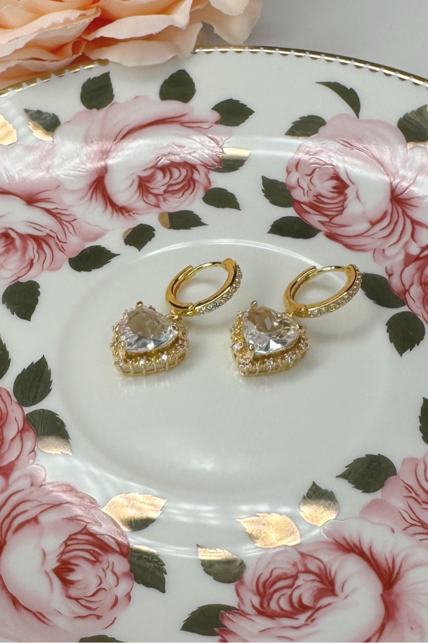 Anaveth| Huggie Hoops